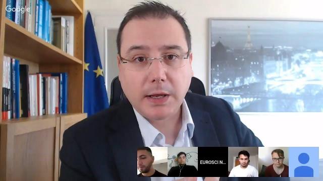 Embedded thumbnail for Efectele politicii economice pe termen scurt și pe termen lung