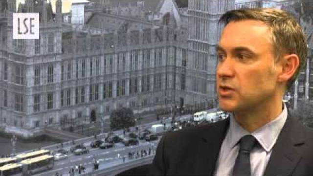 Embedded thumbnail for Why is there lower turnout and extremist and oposition parties have better results in European Parliament elections?